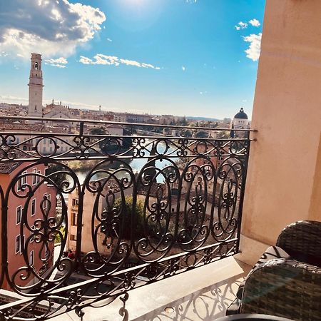 Relais Colle San Pietro Bed & Breakfast Verona Bagian luar foto