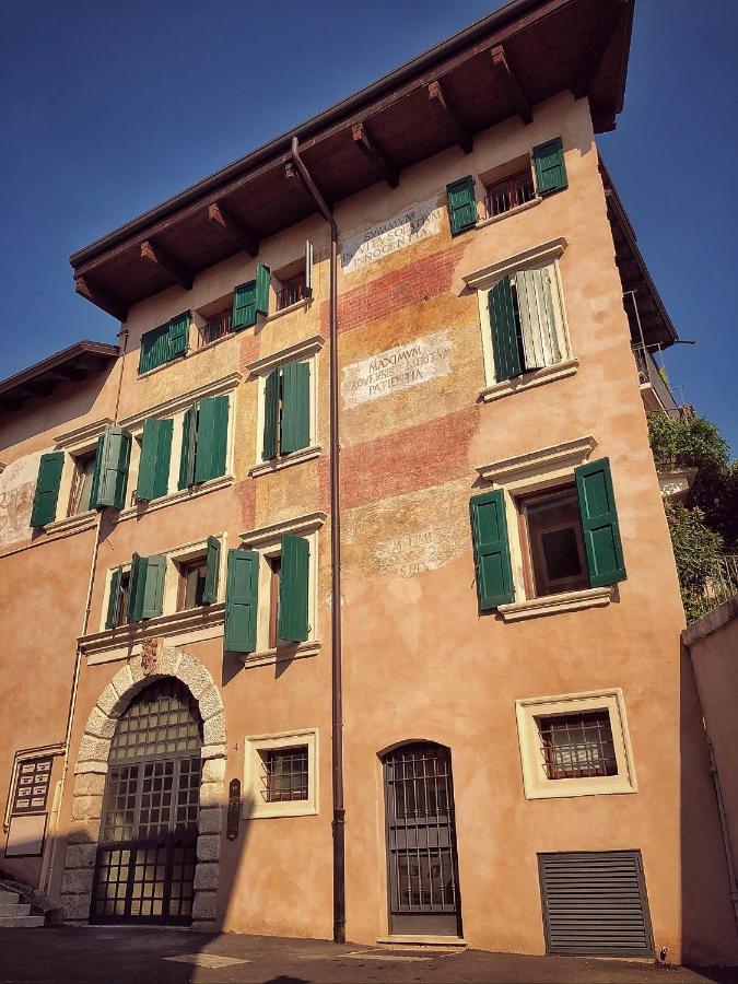 Relais Colle San Pietro Bed & Breakfast Verona Bagian luar foto