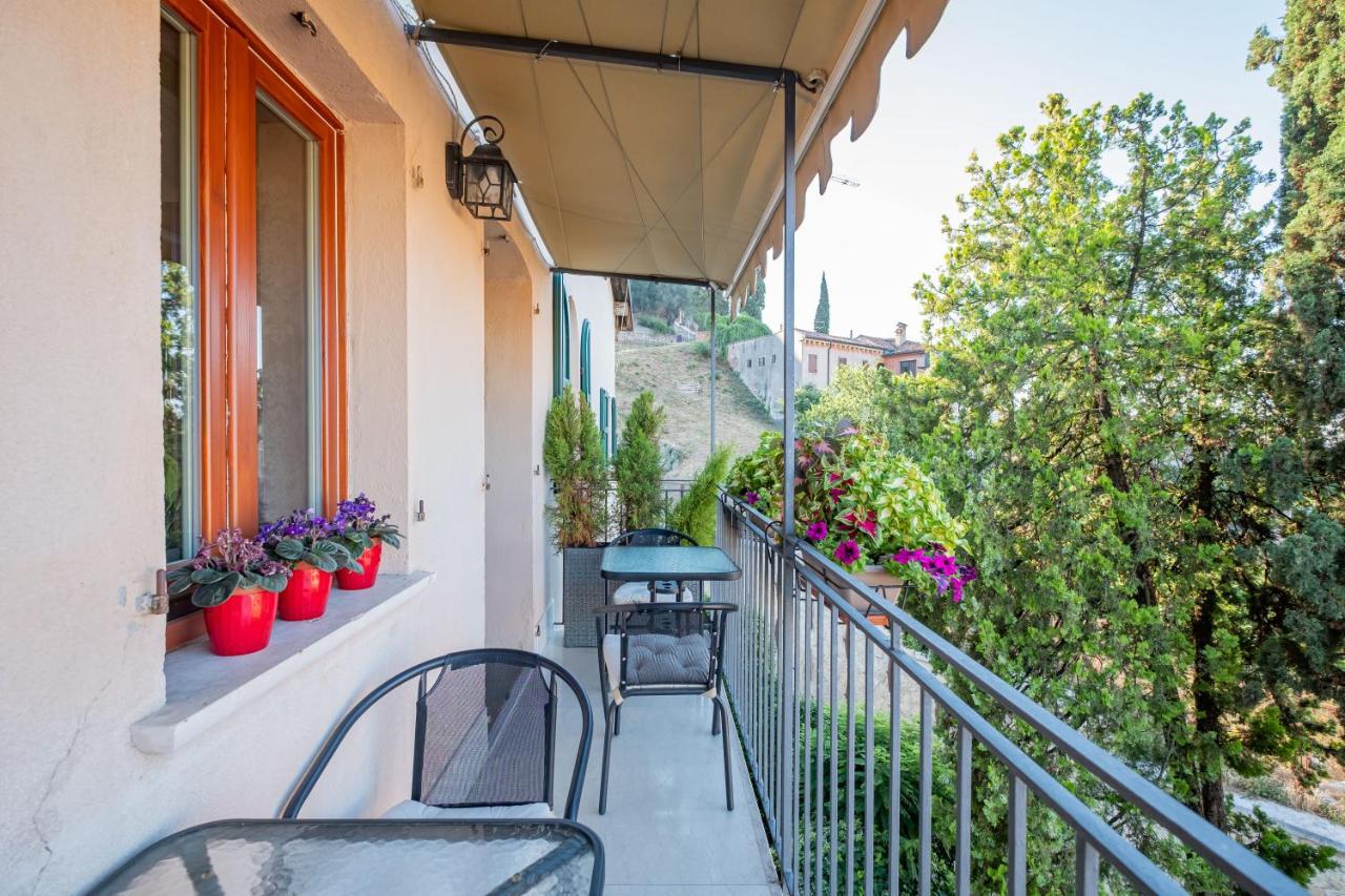 Relais Colle San Pietro Bed & Breakfast Verona Bagian luar foto