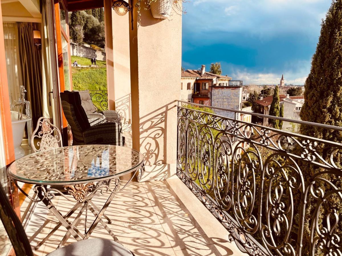 Relais Colle San Pietro Bed & Breakfast Verona Bagian luar foto