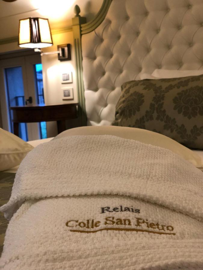 Relais Colle San Pietro Bed & Breakfast Verona Bagian luar foto