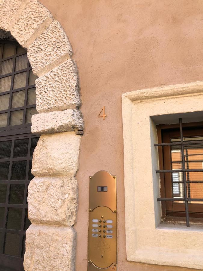Relais Colle San Pietro Bed & Breakfast Verona Bagian luar foto